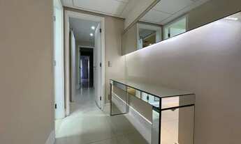 Imagem 7: Apartamento totalmente reformado com vista para o Mar e no melhor Condomínio da Barra, o W