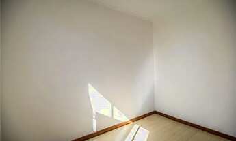 Imagem 5: Apartamento com 2 Dormitorio(s) localizado(a) no bairro RUBEM BERTA em Porto Alegre / Re