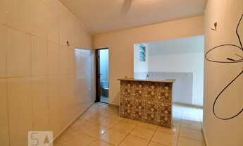 Imagem 3: Casa para Aluguel - Parque Regina, 1 Quarto, 40 m2