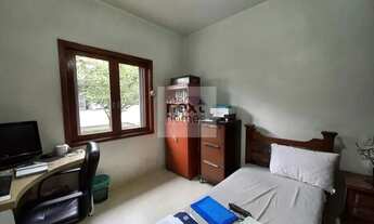 Imagem 6: Sobrado isolado bem localizado com 3 dormitórios, suíte , 5 vagas e piscina