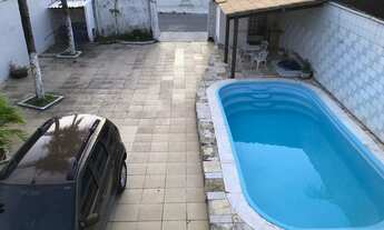 Imagem 4: Oportunidade - Casa com 240 m2 com 4 quartos, 2 suites e piscina