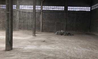 Imagem: Galpão de 1000 metros em Porto Canoa