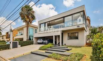 Imagem 7: Casa de condomínio sobrado para aluguel possui 490 metros quadrados com 4 quartos