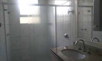 Imagem 5: Casa de condomínio para aluguel possui 380 metros quadrados com 4 quartos