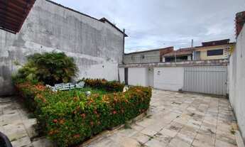 Imagem 4: Casa para aluguel possui 480 metros quadrados com 5 quartos em Jóquei Clube - Fortaleza