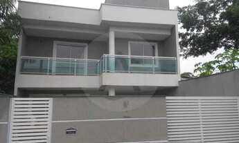 Imagem 2: Agatê Imóveis vende Excelente Casa Duplex de 214 m² - Itaipu - Niterói por R 650 mil reais
