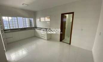 Imagem 6: CASA RESIDENCIAL em UBERLÂNDIA - MG, BRASIL