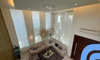 Imagem 5: Residência de Luxo no Condomínio do Lago: 4 Quartos, 4 Suítes, Área Gourmet e Muito Mais!