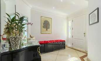 Imagem 2: Casa com amplos ambientes em condomínio fechado