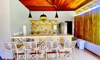 Imagem 2: Casa à Venda na Praia do Forte com 3 Suítes e Piscina Privativa no Condomínio Alto da Ense