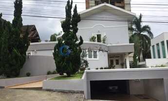 Imagem: Sobrado em Condomínio Fechado de 05 Dorm