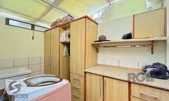 Imagem 7: Casa em Porto Alegre, no bairro Tristeza, com 3 dormitório(s), e 3 banheiros, à