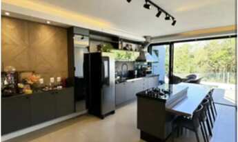 Imagem 4: Casa à venda em Jundiaí-SP: 3 quartos, 3 suítes, 2 banheiros, 5 vagas de garagem e 800m² d