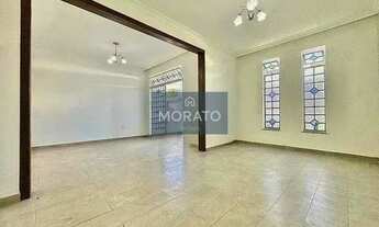 Imagem 6: Casa com 5 quartos sendo 2 suítes com 5 vagas de garagem no Bairro Itapoã