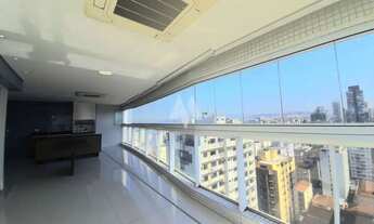 Imagem 5: Apartamento Alto Padrão com 04 suites e Vista mar na Quadra da Praia em Santos/SP