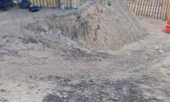 Imagem 3: Vendo galpão as MARGENS DA RODOVIA 040