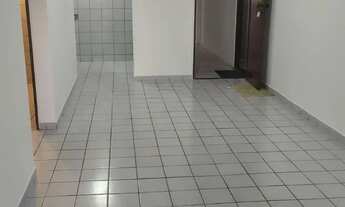 Imagem 2: Apartamento com 03 quartos em excelente localização de Intermares