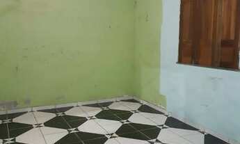 Imagem 2: Casa murada com duas salas e dois quartos