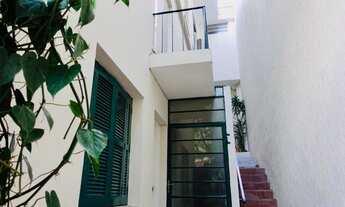 Imagem 7: Oportunidade - Sobrado em excelente estado, reformado, com 239m2, no Sumaré. Rua pacata