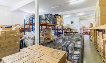 Imagem 2: Ótimo galpão com doca e estacionamento privativo. E mais, com 4 lofts na parte de cima alu