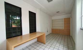 Imagem 4: Casa para venda tem 237 metros quadrados com 4 quartos em Jóquei - Teresina - PI