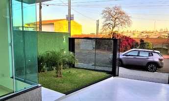 Imagem 3: Casa estilo moderna no Jd. Alpes com 3 quartos, suíte, 2 vagas, churrasqueira e forno a le