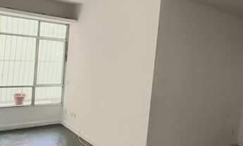 Imagem: Posto 6. Poucos minutos da praia, junto