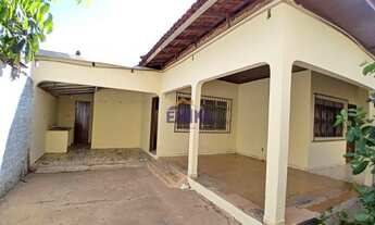 Imagem 2: Casa com 3 quarto(s) no bairro Cristo Rei em Várzea Grande - MT