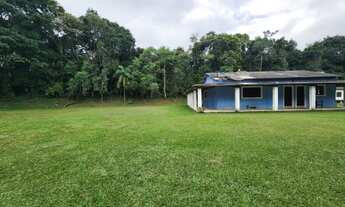 Imagem 2: Casarão contendo 3 dormitórios sala com lareira