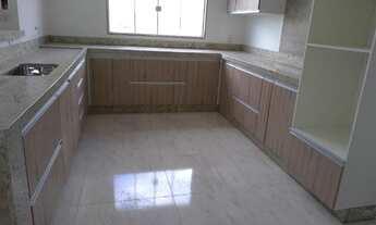 Imagem 5: Casa para venda tem 280 metros quadrados com 3 quartos em Jardim Belvedere - Volta Redonda