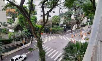Imagem: Junto à Praça Buenos Aires, estilo e conforto