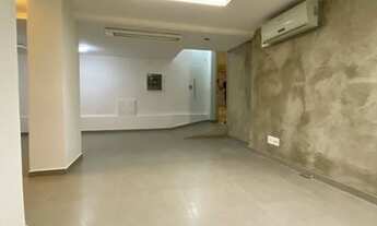 Imagem 2: Centro - Loja na Rua Dr. Nelson de Sá Earp - Em frente ao Bauhaus