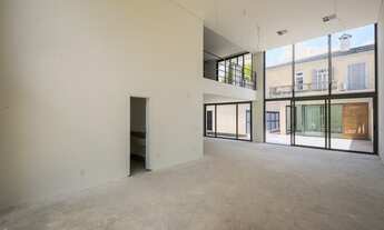 Imagem 6: Casa em condomínio com jardins privativos, 560 metros totais, que com 4 quartos, 4 vagas