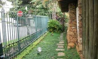 Imagem 5: A casa para venda de 400 metros quadrados com 4 quartos no bairro Santa Lúcia - Belo Horiz