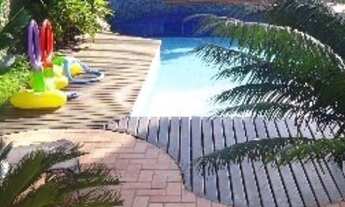 Imagem 3: Casa para aluguel e venda possui 300 metros quadrados com 3 quartos