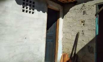 Imagem 6: Vende-se uma casa localizada em Miranda do Norte