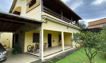 Imagem: Casa em telha colonial com quintal e 2 quartos