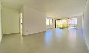 Imagem: Edf. Raul Santana 4 suítes ponta verde