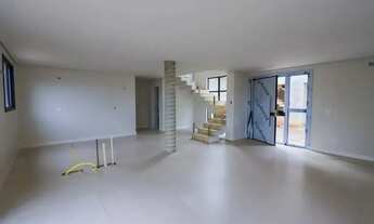 Imagem 3: Sobrado para venda possui 262 metros quadrados com 3 quartos em Mercês - Curitiba - PR