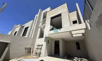 Imagem: Sobrado triplex com 2 vagas, fácil acesso