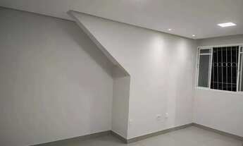 Imagem 2: Casa Geminada Reformada à Venda no Bairro Santa Mônica Conforto, Localização Privilegiada