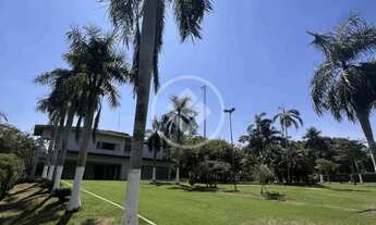 Imagem 3: Vende-se área de alto padrão com 3 casas construídas. 45 mil m2. R$11.500.000,00 Gostou de