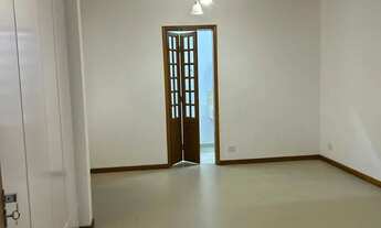 Imagem 7: Casa de condomínio para venda tem 284 metros quadrados com 3 quartos