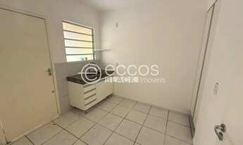 Imagem 4: Casa em condomínio para aluguel, 3 quartos, 1 suíte, 2 vagas, Jardim Karaíba - Uberlândia