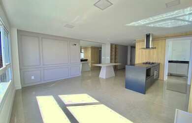 Imagem 6: Apartamento com 84x para pagar, amplo, com 2 suítes e lavabo, no bairro Navegantes