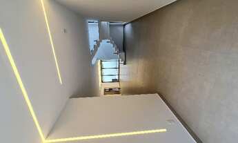 Imagem 2: Duplex no Alphaville| Fachada espelhada