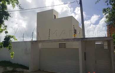 Imagem 7: Casa para venda com 240 metros quadrados com 4 quartos, sendo 2 suítes, quintal. 240m²