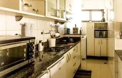 Imagem 4: APARTAMENTO QUARTO E SALA MOBILIADO NA BARRA AO LADO DO CIRCUITO DE CARNAVAL PRONTO PARA E