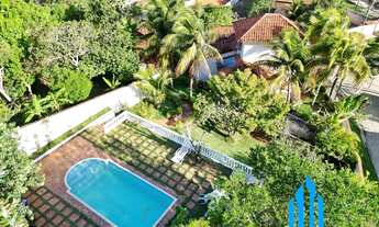 Imagem 5: Casa duplex, 04 quartos sendo 02 suítes, amplo jardim ,área verde, piscina, praia sétima