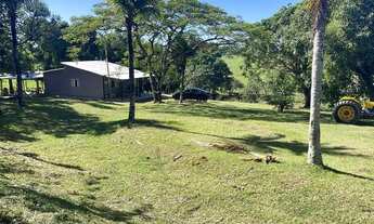 Imagem 1: Vendo sítio excelente localização beirando a rodovia entrada de Rio das ostras